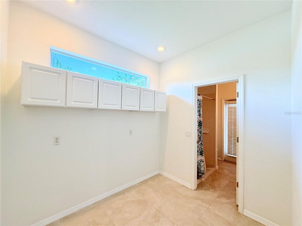 Image 20 of property listing at 14606 CORAL BERRY DRIVE, Tampa, FL 33626