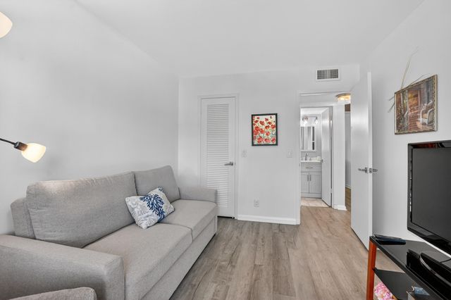 150 Mansfield D 150, Boca Raton, FL 33434