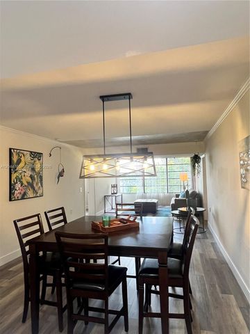 1705 Whitehall Dr 403, Davie, FL 33324