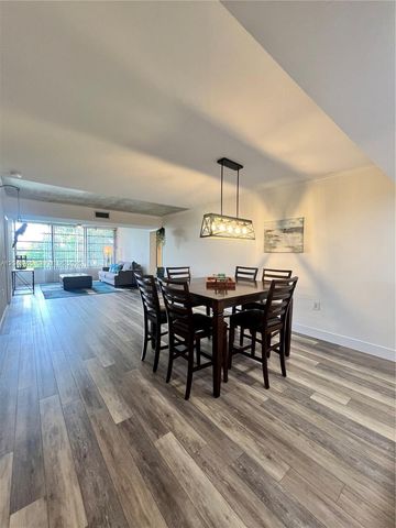 1705 Whitehall Dr 403, Davie, FL 33324