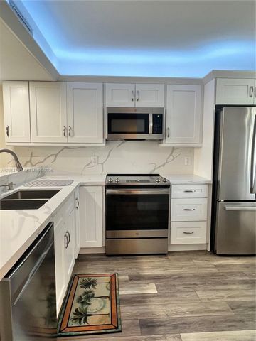 1705 Whitehall Dr 403, Davie, FL 33324