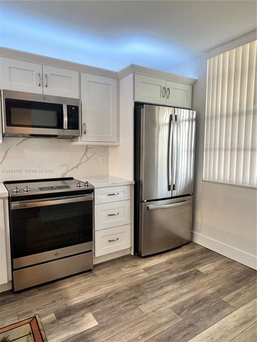 1705 Whitehall Dr 403, Davie, FL 33324