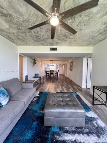 1705 Whitehall Dr 403, Davie, FL 33324