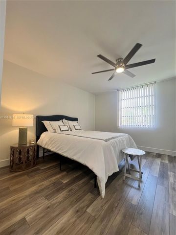 1705 Whitehall Dr 403, Davie, FL 33324