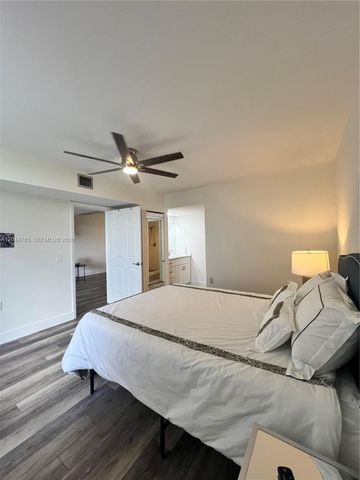 1705 Whitehall Dr 403, Davie, FL 33324