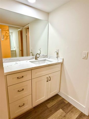 1705 Whitehall Dr 403, Davie, FL 33324