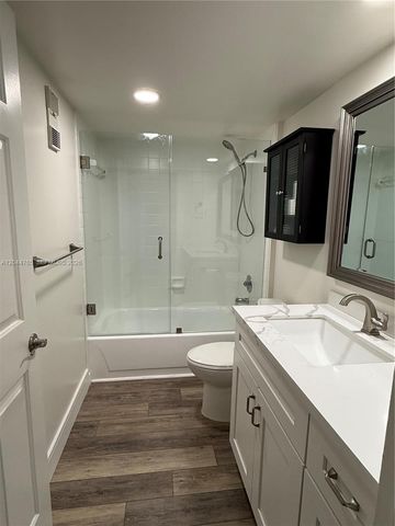1705 Whitehall Dr 403, Davie, FL 33324