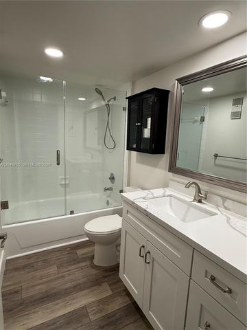 1705 Whitehall Dr 403, Davie, FL 33324