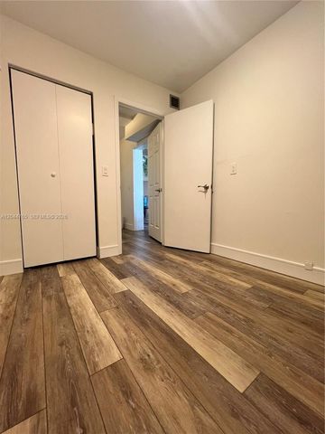 1705 Whitehall Dr 403, Davie, FL 33324