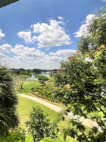 1705 Whitehall Dr 403, Davie, FL 33324