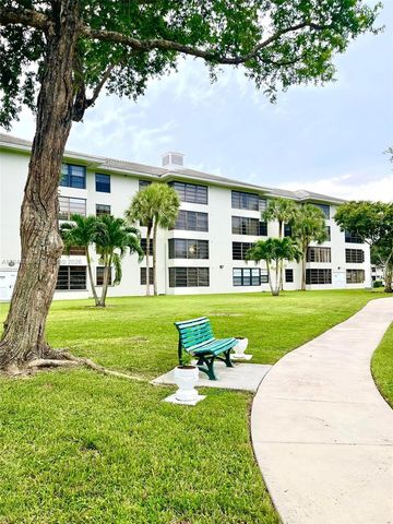 1705 Whitehall Dr 403, Davie, FL 33324