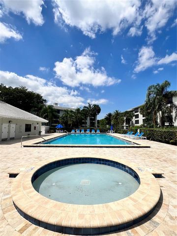 1705 Whitehall Dr 403, Davie, FL 33324