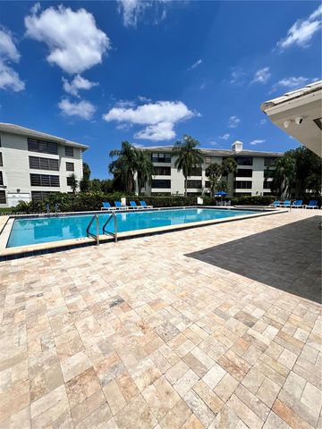 1705 Whitehall Dr 403, Davie, FL 33324
