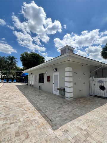 1705 Whitehall Dr 403, Davie, FL 33324