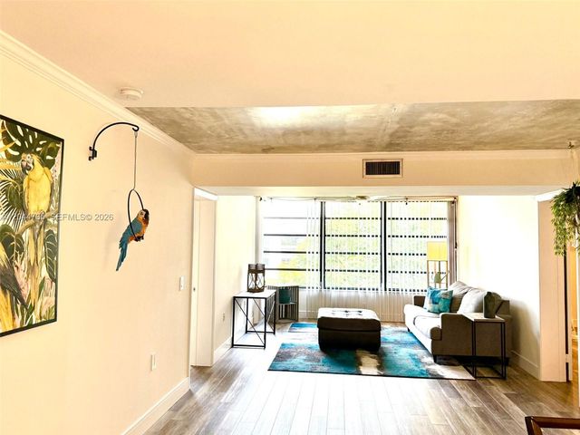 1705 Whitehall Dr 403, Davie, FL 33324