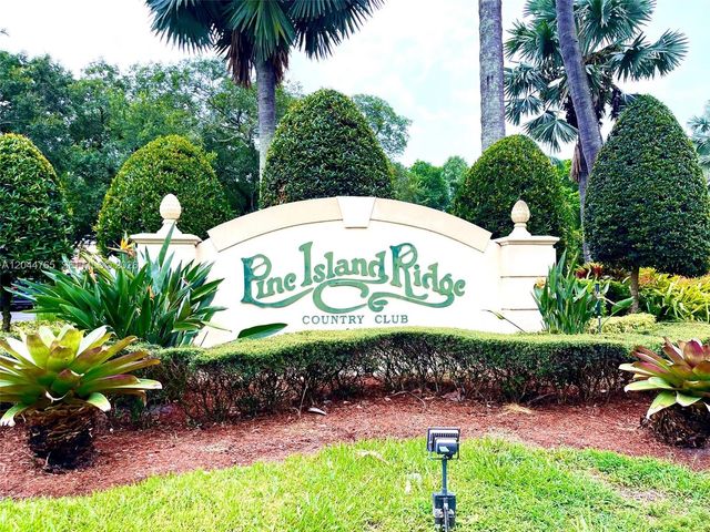 1705 Whitehall Dr 403, Davie, FL 33324