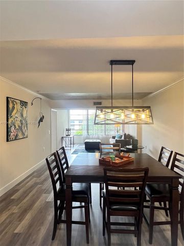 1705 Whitehall Dr 403, Davie, FL 33324