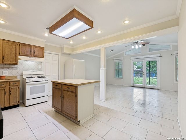 1503 W Ackard, San Antonio, TX 78224