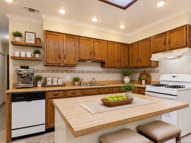 1503 W Ackard, San Antonio, TX 78224