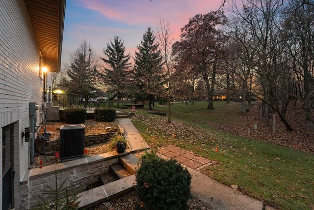 9966 Olcott Avenue, St. John, IN 46373