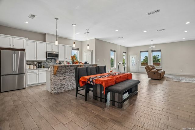 757 CANYON BND, Canyon Lake, TX 78133