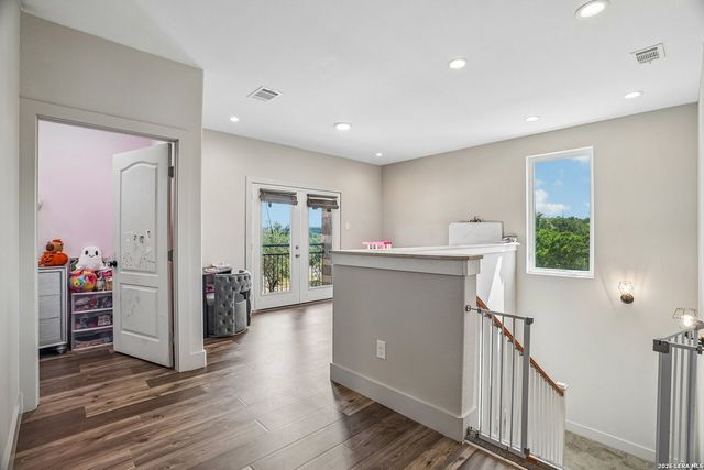 757 CANYON BND, Canyon Lake, TX 78133