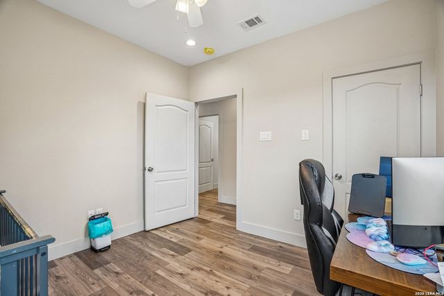 757 CANYON BND, Canyon Lake, TX 78133