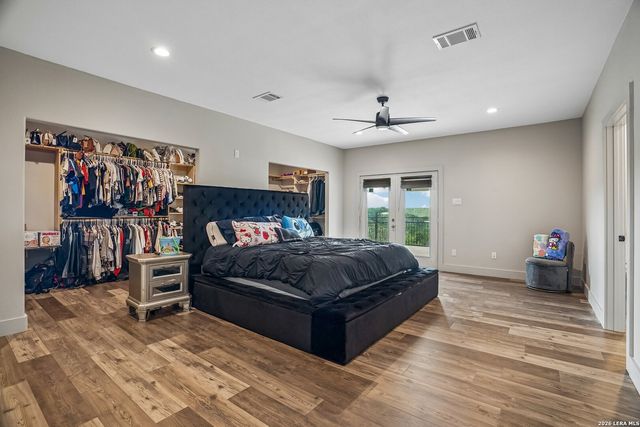757 CANYON BND, Canyon Lake, TX 78133