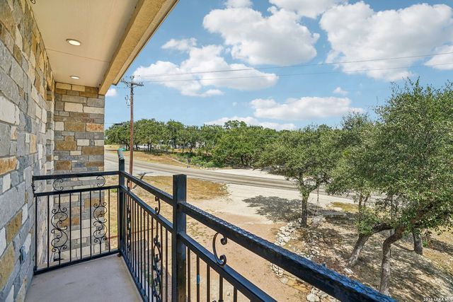 757 CANYON BND, Canyon Lake, TX 78133