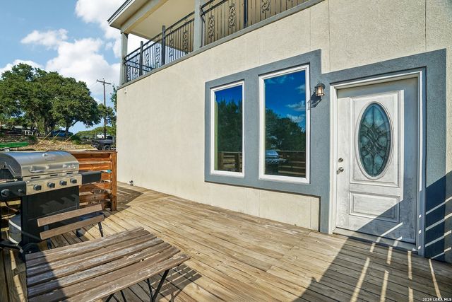 757 CANYON BND, Canyon Lake, TX 78133