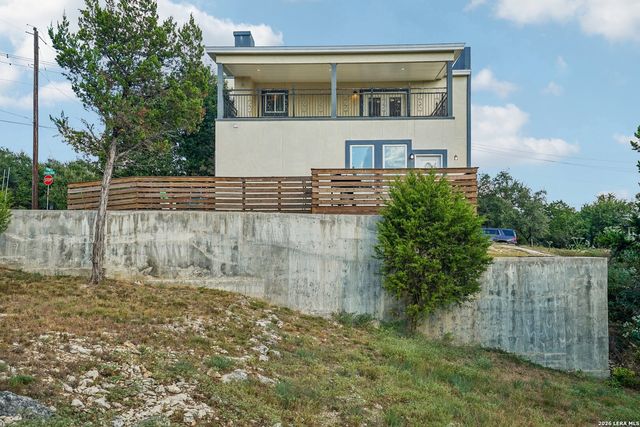 757 CANYON BND, Canyon Lake, TX 78133
