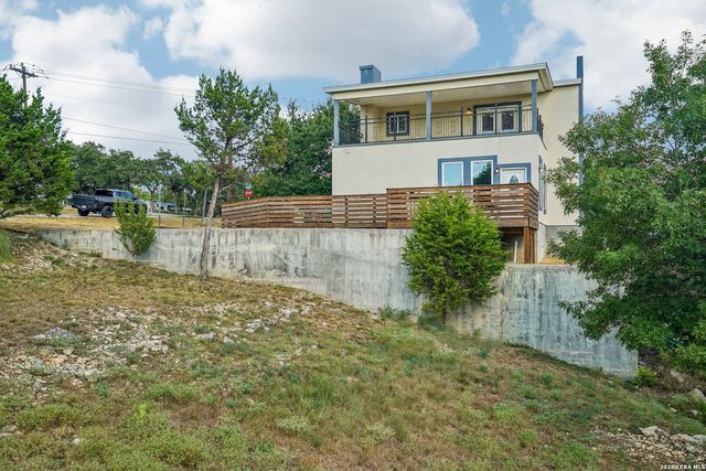 757 CANYON BND, Canyon Lake, TX 78133