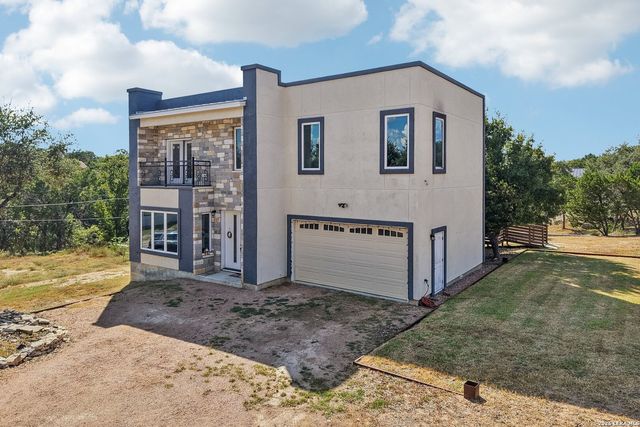 757 CANYON BND, Canyon Lake, TX 78133