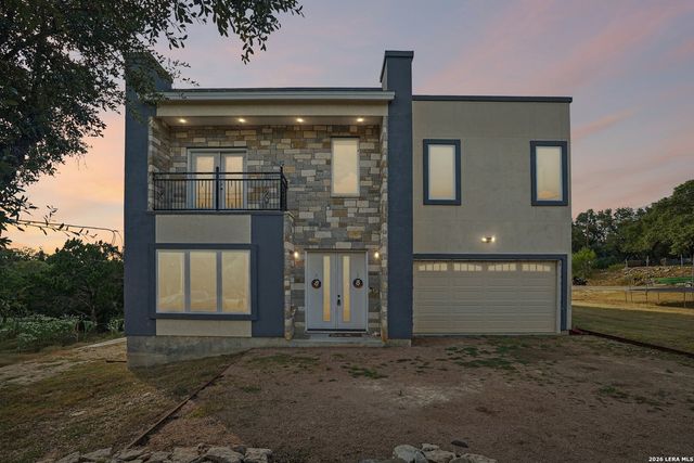 757 CANYON BND, Canyon Lake, TX 78133