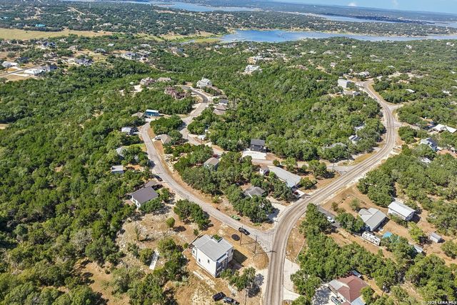 757 CANYON BND, Canyon Lake, TX 78133