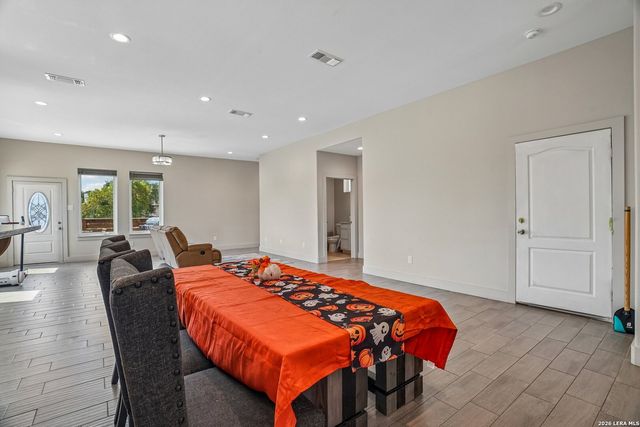 757 CANYON BND, Canyon Lake, TX 78133