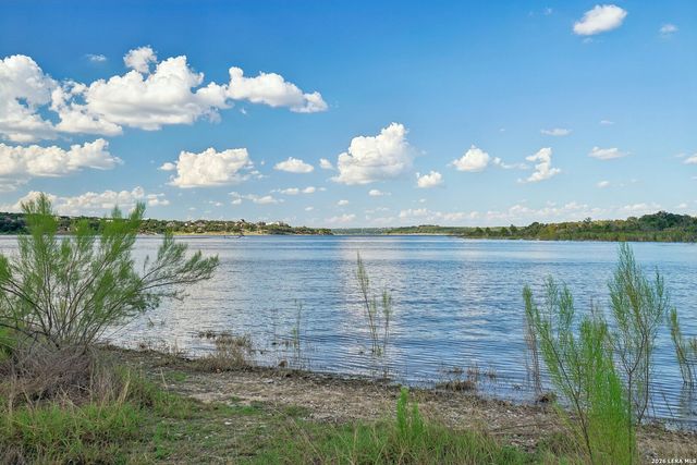 757 CANYON BND, Canyon Lake, TX 78133