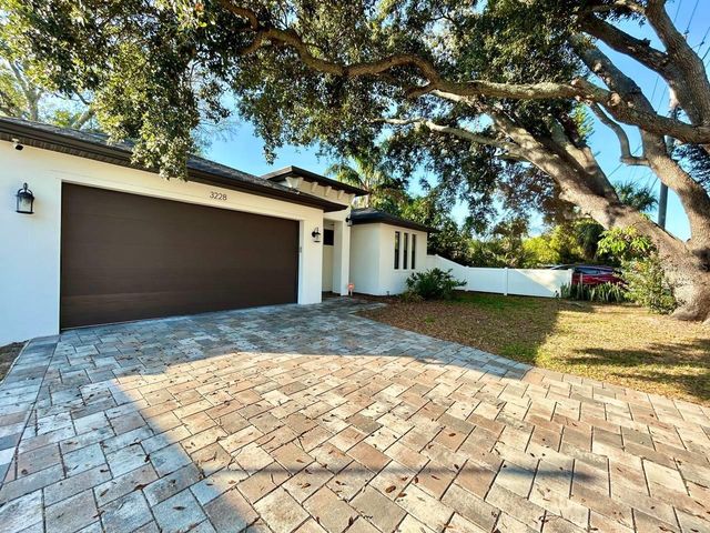 3228 W BEACH STREET, Tampa, FL 33607