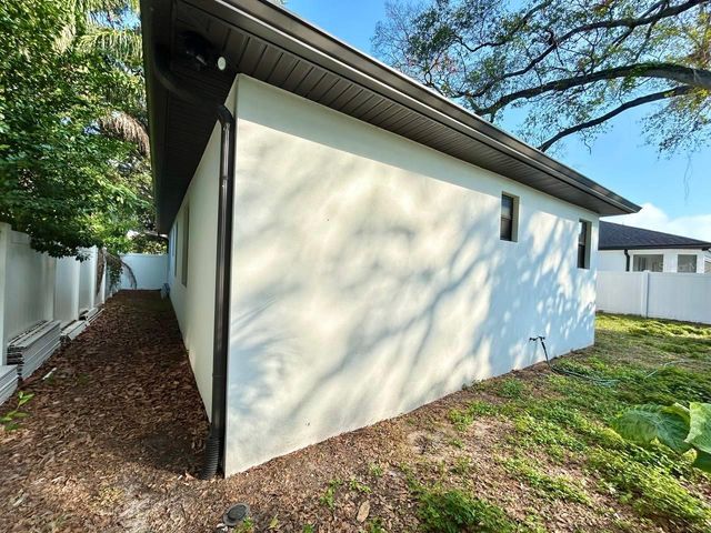 3228 W BEACH STREET, Tampa, FL 33607