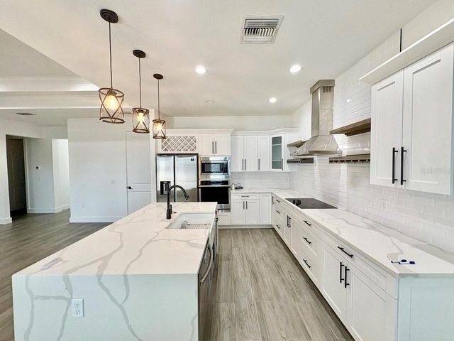 3228 W BEACH STREET, Tampa, FL 33607