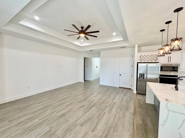 3228 W BEACH STREET, Tampa, FL 33607