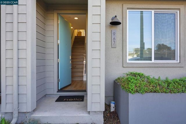 967 24Th St, Oakland, CA 94607