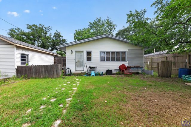 6711 SW Windsong DR, Topeka, KS 66619