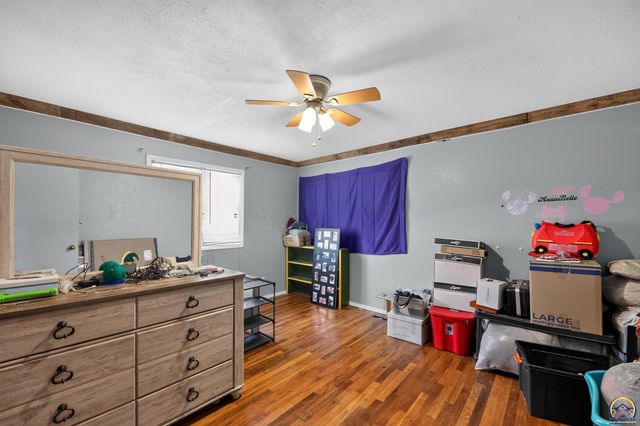 6711 SW Windsong DR, Topeka, KS 66619