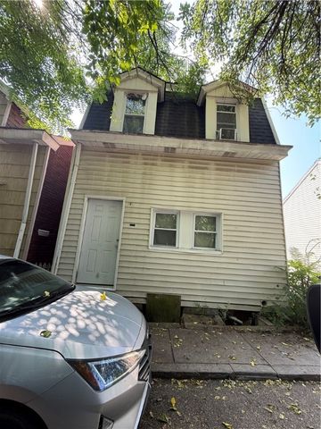 1328 Diana St, Spring Hill, PA 15212