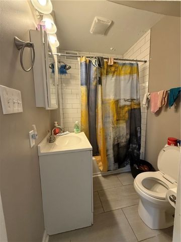 1328 Diana St, Spring Hill, PA 15212