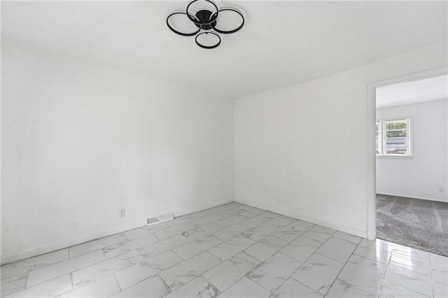 2518 S Crescent Avenue, Independence, MO 64052