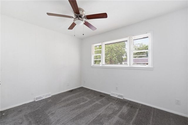 2518 S Crescent Avenue, Independence, MO 64052