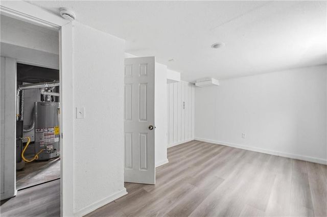 2518 S Crescent Avenue, Independence, MO 64052