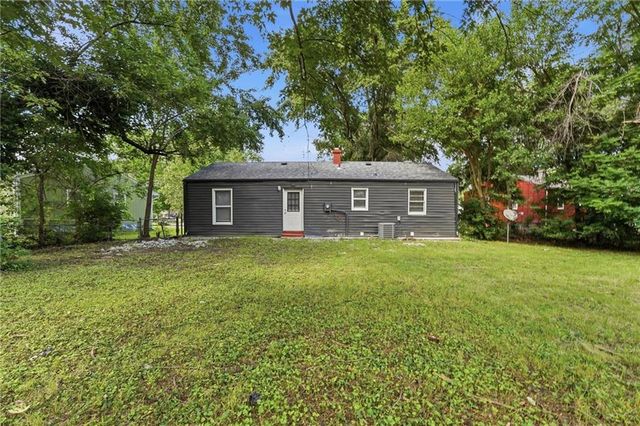 2518 S Crescent Avenue, Independence, MO 64052